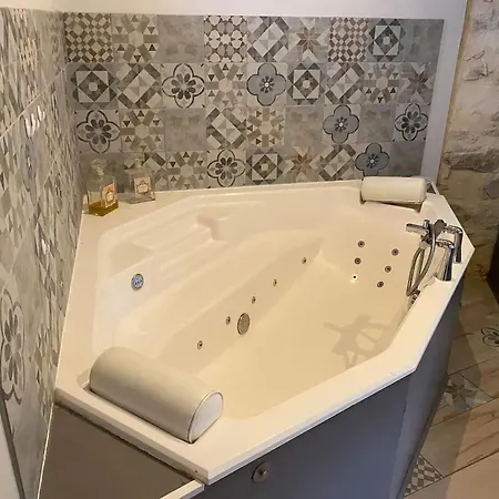 Ferienhaus Maison De Charme A Avec Cheminee Et Terrasse